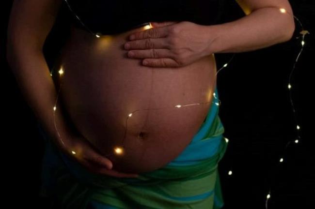 Hoe goed kruipt de foetus in de baarmoeder?