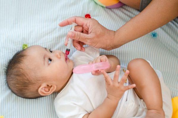 Infants have a fever - Use simple home fever-reducing strategies right away