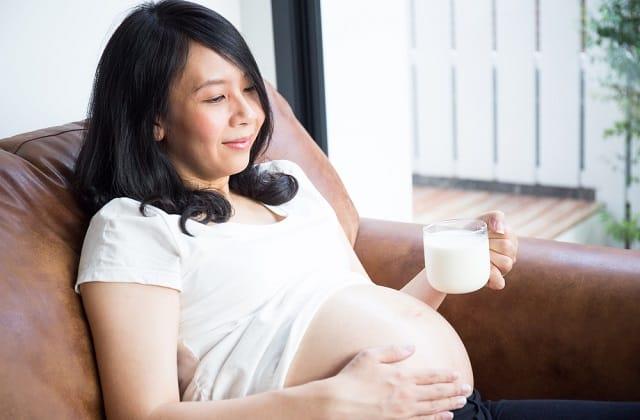 ¿Qué debe comer un embarazo de 28 semanas para darle a su bebé un buen aumento de peso y un desarrollo cerebral óptimo?