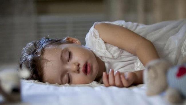 Anak berkeringat saat tidur pertanda bahaya, orang tua perlu sangat waspada