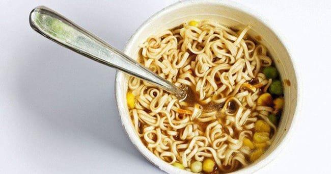 Mulheres grávidas podem comer macarrão instantâneo?  Noodles picantes afetam o feto ou não?