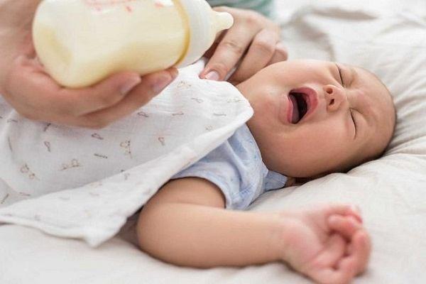 การอ่านรสทำให้ทารกกินนมแม่น้อยลง 3 เดือน  ทางออกสำหรับแม่อยู่ที่ไหน?