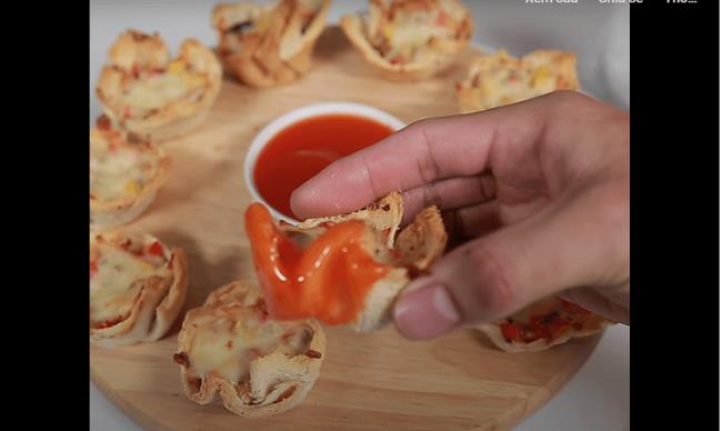 Maak samen met je baby pizza van voedzame sandwiches met simpele ingrediënten