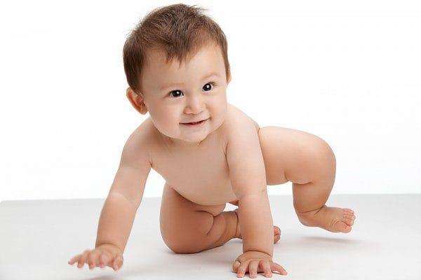 生後6か月の赤ちゃん-離乳を開始する準備はできていますか？