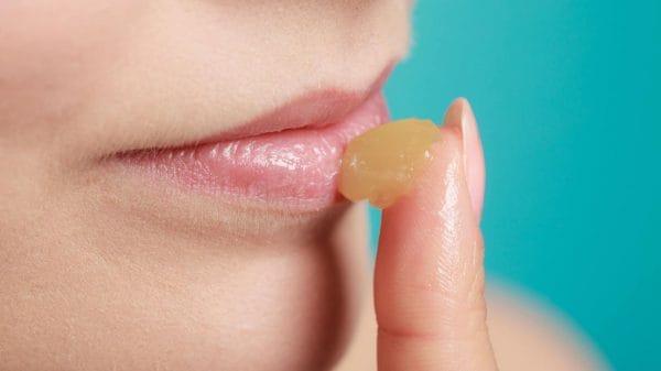 Are baby lips really dry and what is the cause?