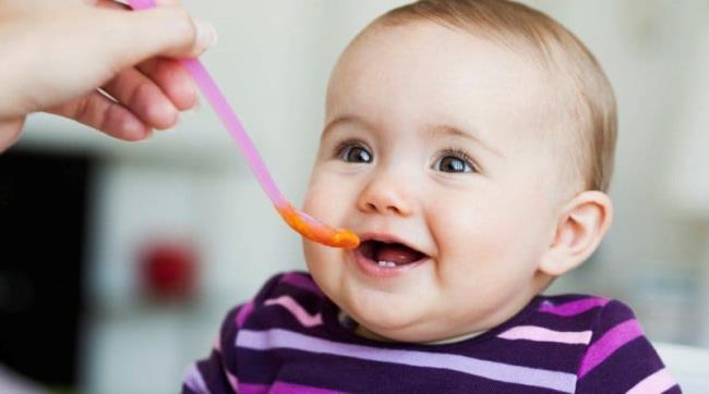 Bambini febbre a causa della dentizione quanto tempo ci vuole per andare via e consigli per le madri