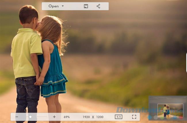 How to resize images on web-based Fotor