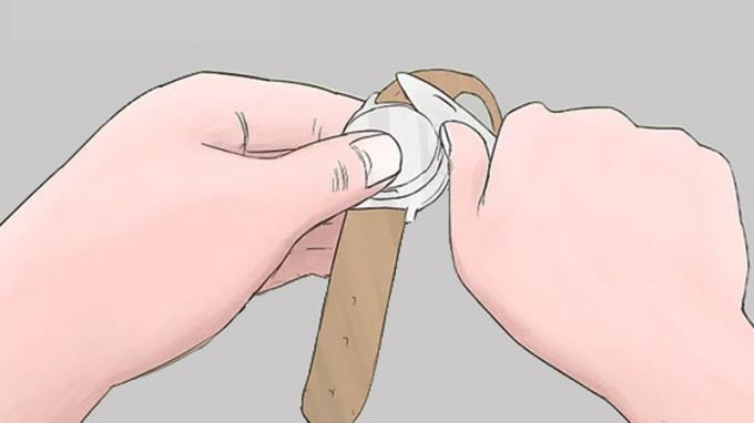 Een polshorloge verwijderen zonder gereedschap is eenvoudig en gemakkelijk te doen