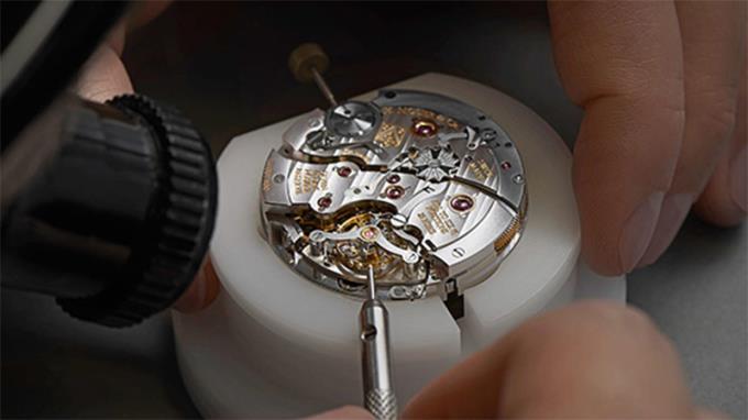 Waarom zijn Zwitserse horloges van zeer goede kwaliteit en zeer hoge prijs?