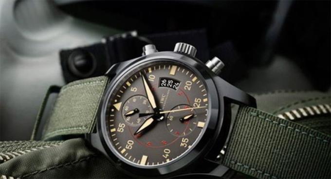 सैन्य घड़ी क्या है?  क्या हैं विशेषताएँ?  क्या मुझे इसे खरीदना चाहिए?