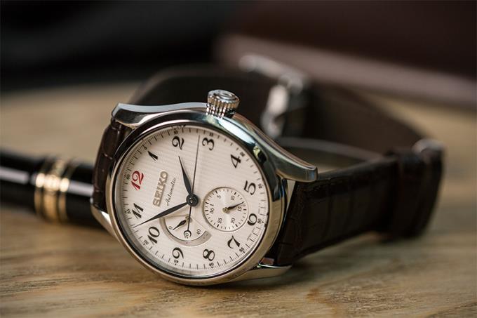 Moet ik grijze markthorloges kopen?  Anders dan echte horloges?
