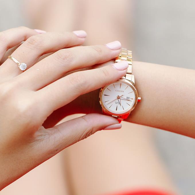 Ar trebui să cumpere un ceas pătrat sau rotund, ar trebui să cumpere încheieturi mari și mici