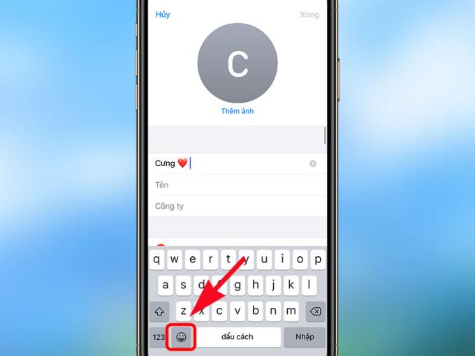 Cara menyimpan nama kenalan dengan emotikon di Android, iPhone