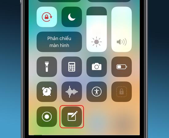 Instruksi untuk mengaktifkan catatan cepat langsung di layar kunci iPhone