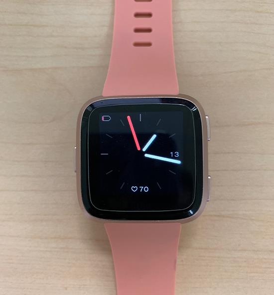 Cum să conectați un ceas Fitbit Versa la un telefon