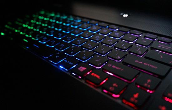 Aflați despre luminile tastaturii de pe laptopuri