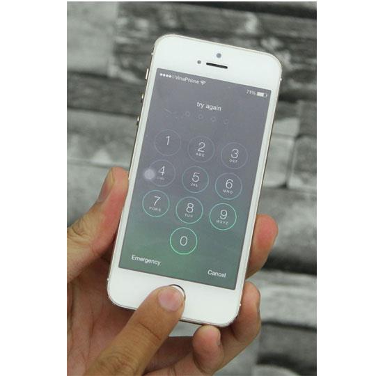 Unlock with fingerprint on iPhone 5S