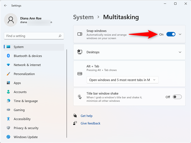 How to split screen on Windows 11 with Snap layouts