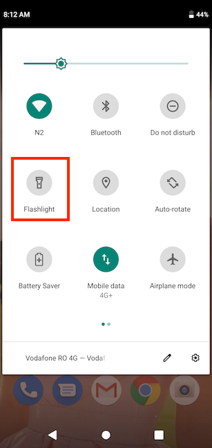 How to turn on the flashlight on your Android smartphone