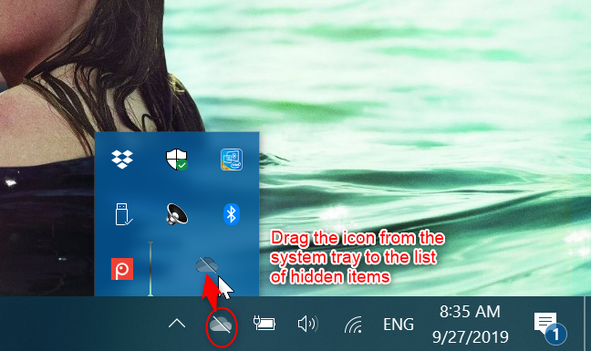 The Windows 10 system tray - How to show or hide icons!