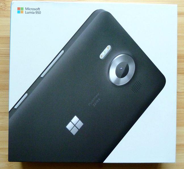 Microsoft Lumia 950 Review - The first smartphone that works like a PC