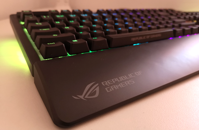 ASUS ROG Strix Flare review: The keyboard to light your gaming