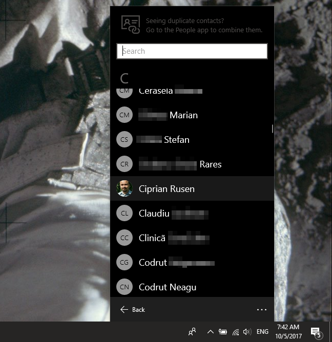 How to pin contacts to the taskbar or to the Start Menu of Windows 10