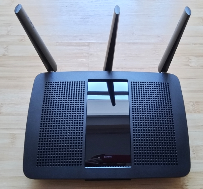 Reviewing Linksys EA7500 v2 AC1900: Excellent hardware, so and so firmware!