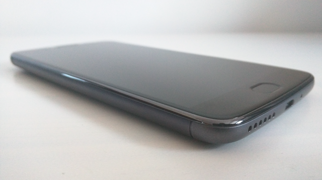 Motorola Moto E4 Plus review: A bigger screen and battery make a better smartphone?