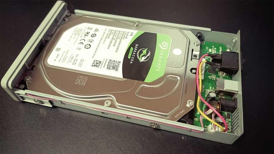 Cómo conectar y recuperar datos del disco duro de una computadora portátil