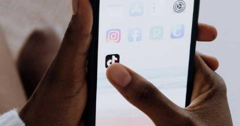 Bagaimana untuk menyemat ulasan pada TikTok