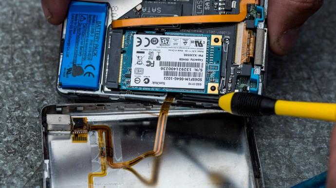 SSD के साथ अपने पुराने IPod क्लासिक को कैसे पुनर्जीवित करें I