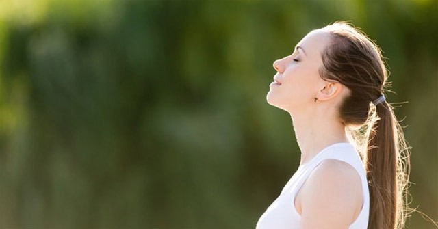 How many times does the average human body breathe per day? How many times does the average human body breathe per day?