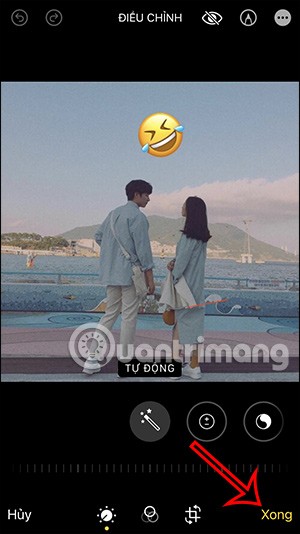How to insert emoji into photos on iPhone extremely simple