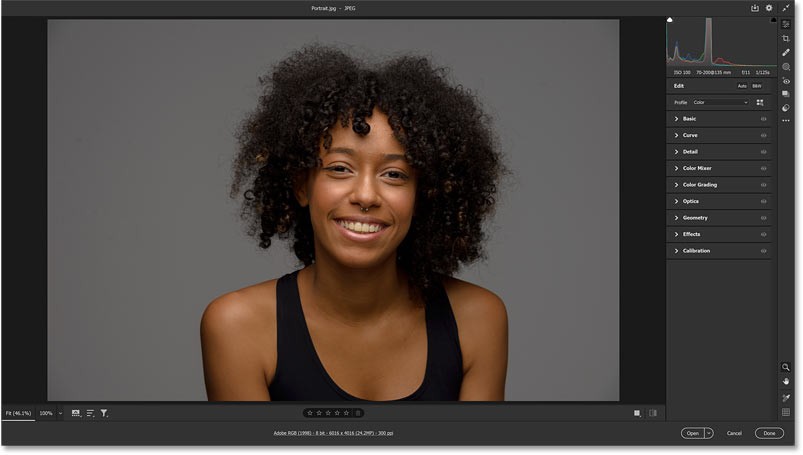 Hoe je een spotlight-effect achter je onderwerp kunt toevoegen met Adobe Camera Raw