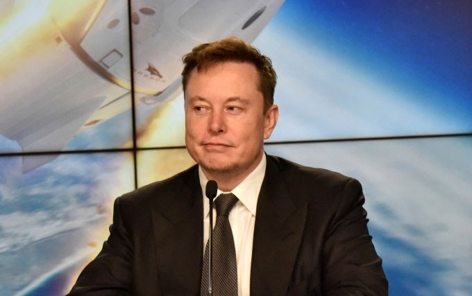 Стоимость X упала с 44 миллиардов долларов до менее 10 миллиардов долларов Стоимость X упала с 44 миллиардов долларов до менее 10 миллиардов долларов