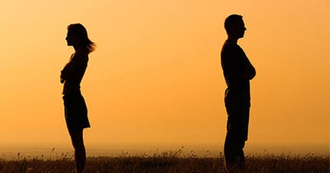 اقتباسات مثيرة عن العشاق السابقين، حالات عن مضايقة العشاق السابقين