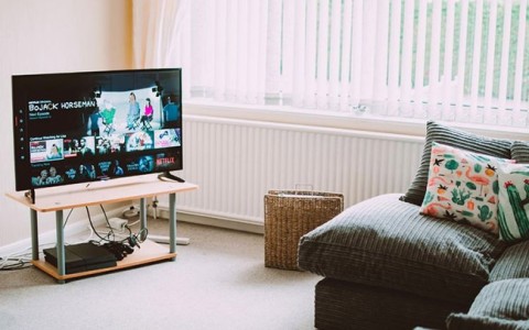 Perbezaan antara TV biasa dan TV Pintar Perbezaan antara TV biasa dan TV Pintar