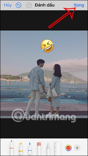 How to insert emoji into photos on iPhone extremely simple
