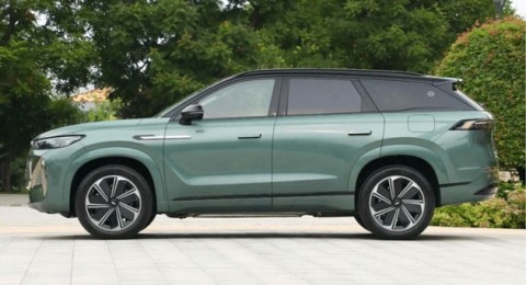 Une voiture hybride chinoise parcourt 2 100 km avec un seul plein dessence