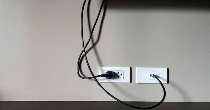 Ways to tidy up and hide electrical wires and cables in the house