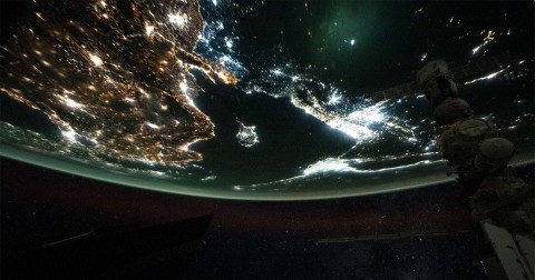 Astronaut filmt Meteoritenexplosion in der Erdatmosphäre
