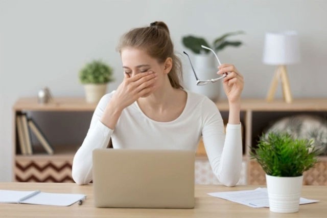 10 soorten ziekten die door technologie worden veroorzaakt en alleen bij moderne mensen voorkomen