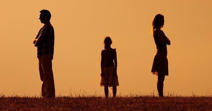 Good sayings about the third person, status about the third person in profound love