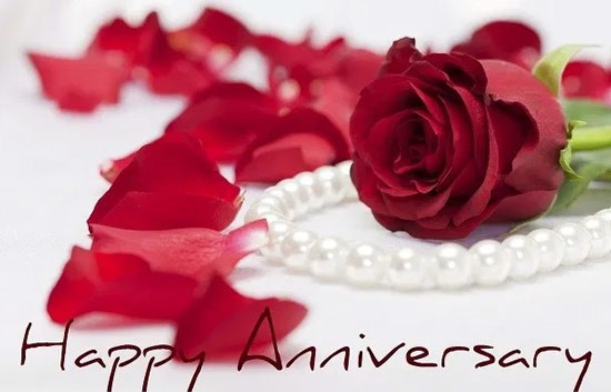 Legendas de aniversário de casamento, status significativos e doces de aniversário de casamento