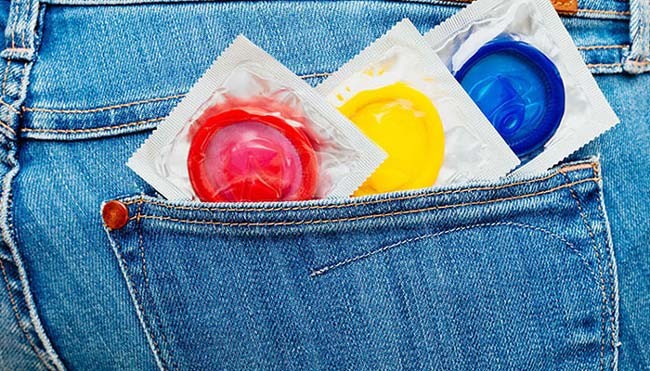 لماذا يتم تعبئة الواقيات الذكرية دائمًا في 3، 6، 12... قطعة/صندوق؟