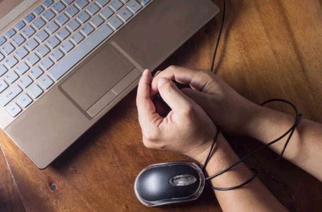 10 soorten ziekten die door technologie worden veroorzaakt en alleen bij moderne mensen voorkomen