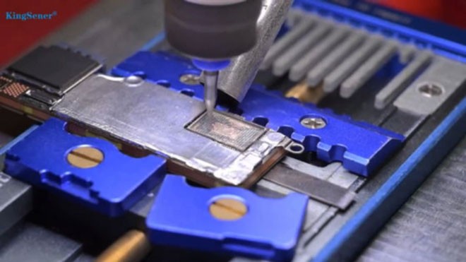 Gros plan sur le processus de mise à niveau de l'iPhone 16 Pro 128 Go vers 1 To