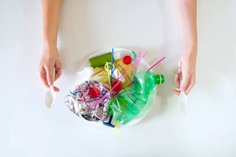 Gıda ambalajlarındaki mikroplastikler kalbe zarar verebilir ve bunu nasıl önleyebiliriz? Gıda ambalajlarındaki mikroplastikler kalbe zarar verebilir ve bunu nasıl önleyebiliriz?