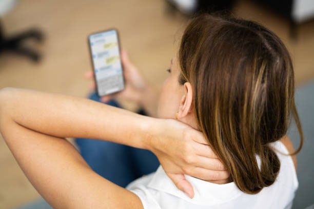10 soorten ziekten die door technologie worden veroorzaakt en alleen bij moderne mensen voorkomen